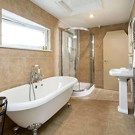 Highfield Hotel 3*